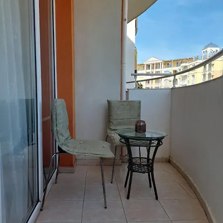 студия в центре солнечного берега Διαμέρισμα *